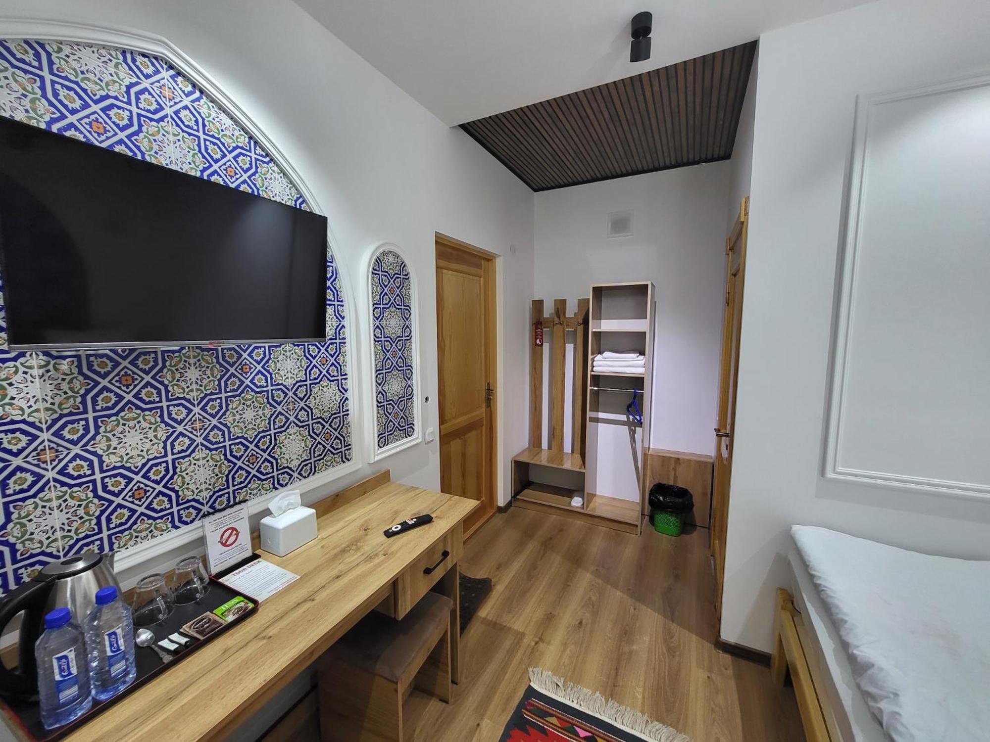 Ulli Oy Boutique Hotel & Terrace Chiva Exteriér fotografie