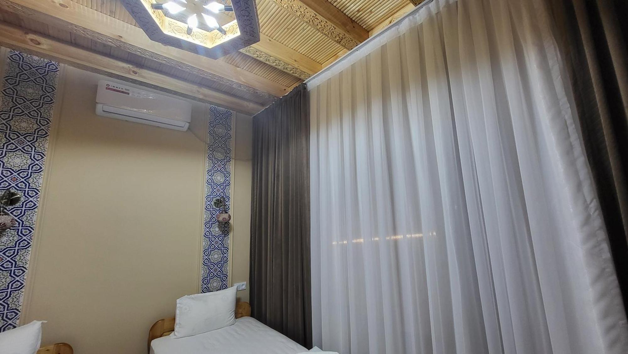 Ulli Oy Boutique Hotel & Terrace Chiva Exteriér fotografie